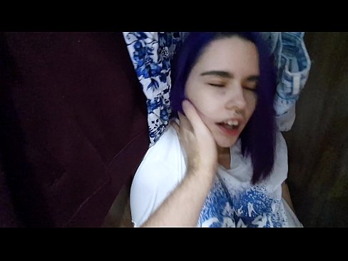 ❤️ Našel jsem svou sestru ve skříni a pomohl jí udělat se Šukání video u cs.passionateembracespotlight.ru ❌️❤